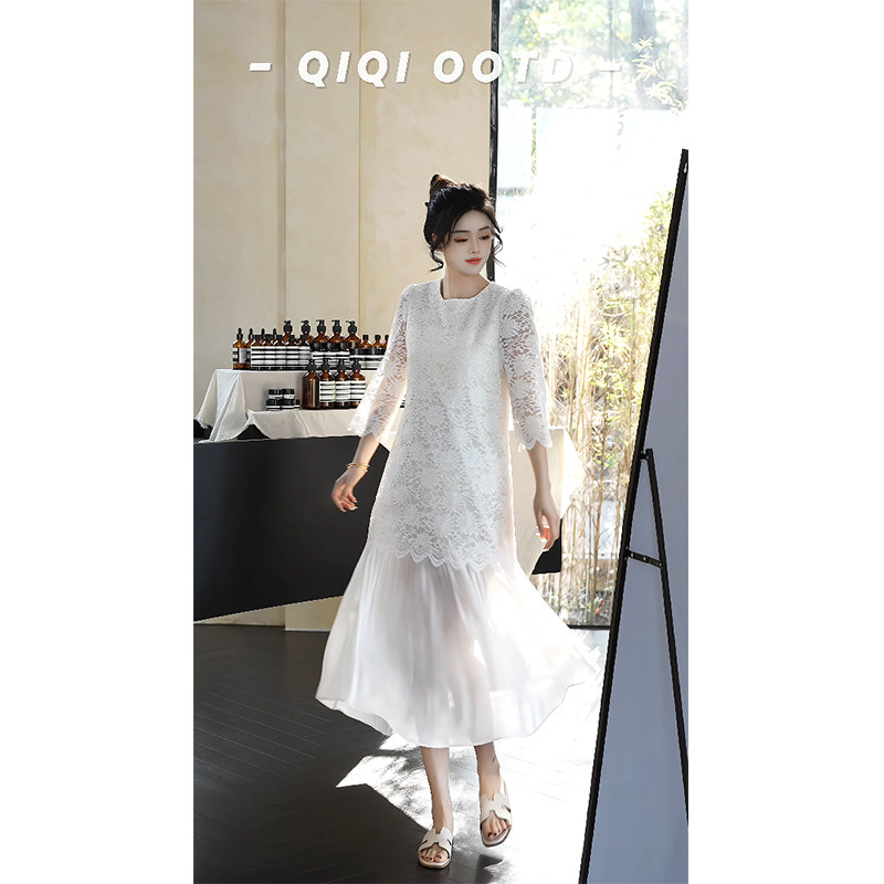 柒院家大码女气质圆领蕾丝拼接暗花连衣裙2026春夏宽松显瘦中长裙