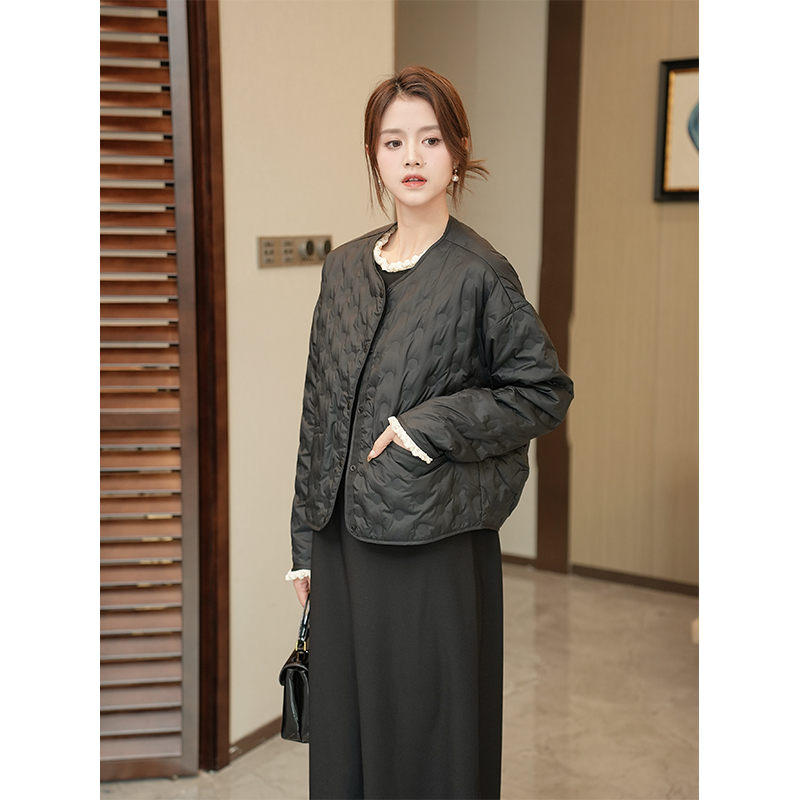 柒院家微胖大码圆领短款羽绒服女