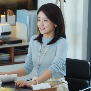 我可能遇到了救星梁洁叶时蓝同款针织衫女蓝色圆领休闲薄款毛衣