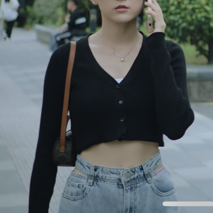 请和这样的我恋爱吧李潇潇梁洁同款黑色V领针织开衫长袖修身短款