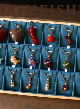 原创时尚精致可爱百搭红色滴油猫咪葫芦毛衣链轻奢感长项链女