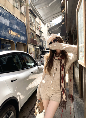 Thas9i九亿 燕麦奶兔 软糯亲肤修身羊毛破洞针织开衫弹力短裤套装