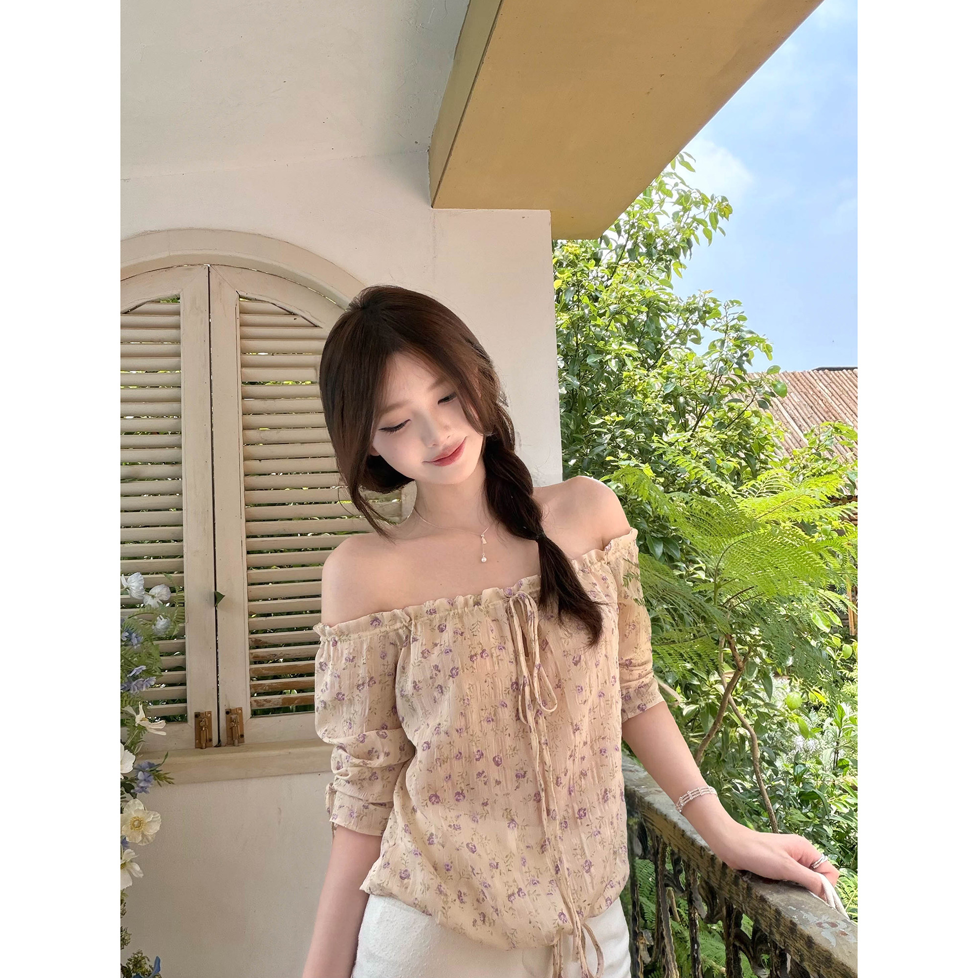 Thas9i九亿慵懒感少女系一字肩宽松半袖印花肌理系带抽皱上衣