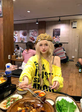 Thas9i九亿美式斜肩经典多色印花长袖卫衣女秋季新款宽松慵懒上衣