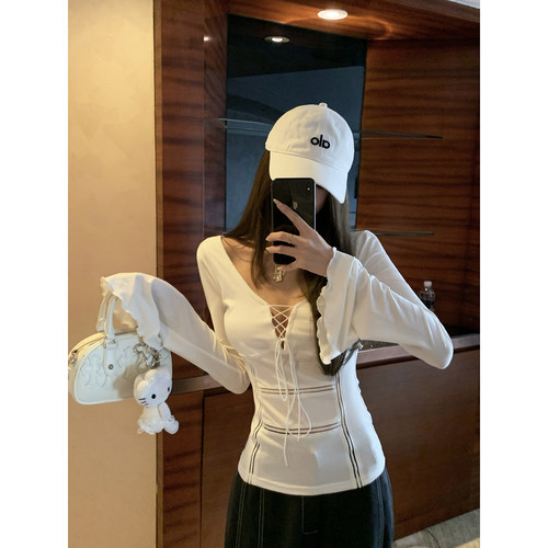 v领绑带镂空蕾丝喇叭袖打底衫