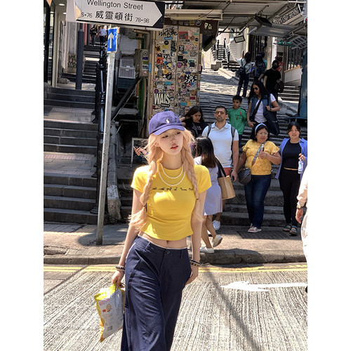 Thas9i九亿 小狗派对 美式自带珍珠项链T恤显瘦后背绑带弹力上衣