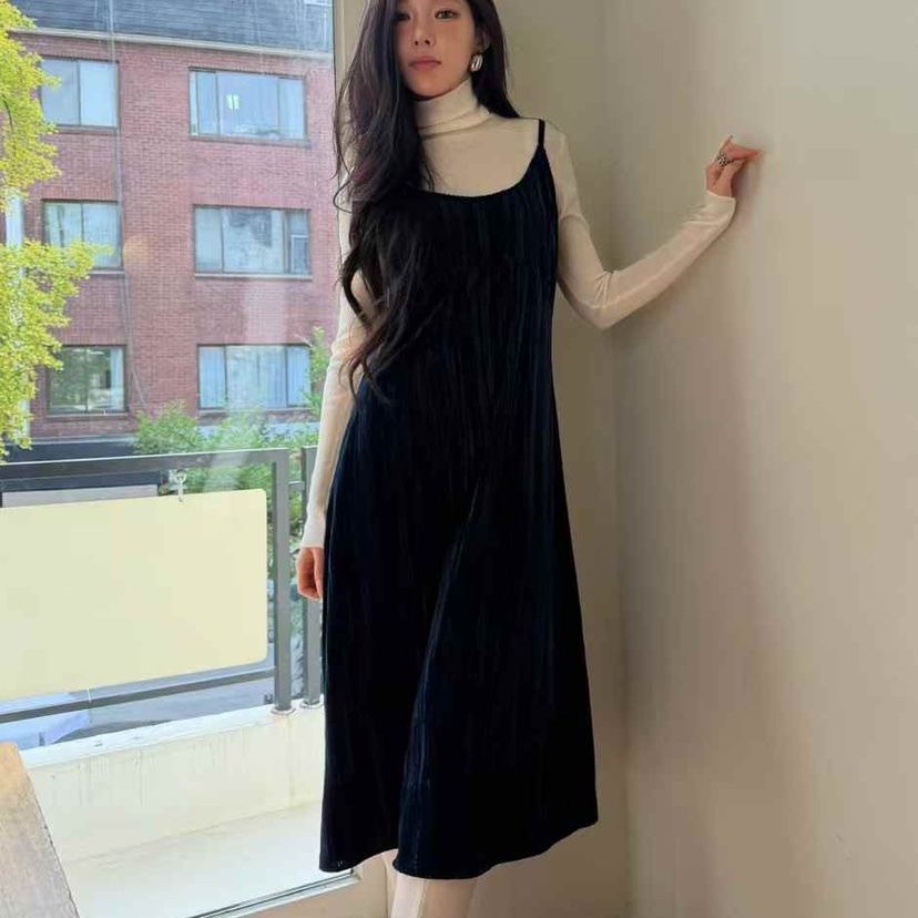 NEROLI36褶皱天鹅绒叠搭吊带