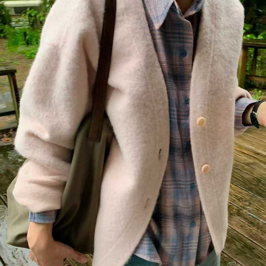 SELFSERVICE羊驼毛系扣V领