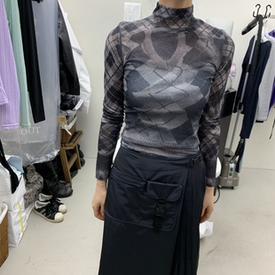 OUT不规则印花微透打底衫 SOLD 韩国东大门代购 闪闪家