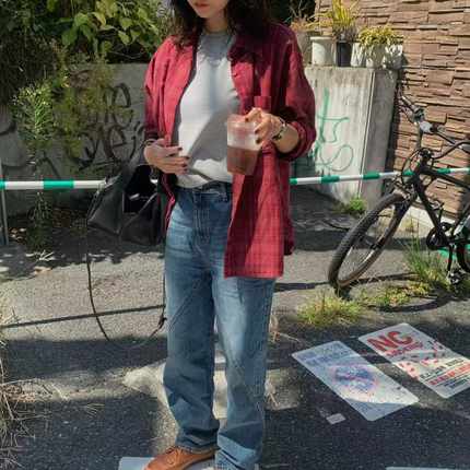 闪闪家 韩国东大门代购TEMPTING斜拼接时髦显瘦牛仔裤