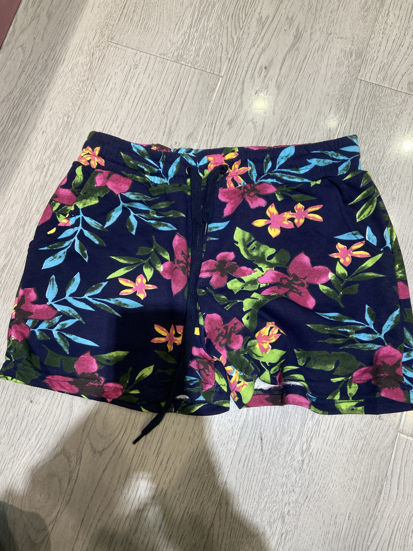 花色印花短裤女松紧腰显瘦宽松大码休闲热裤情侣装运动沙滩裤子潮