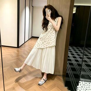 2026夏季新款今年流行爆款巨好看的法式漂亮气质黄色连衣裙女长裙