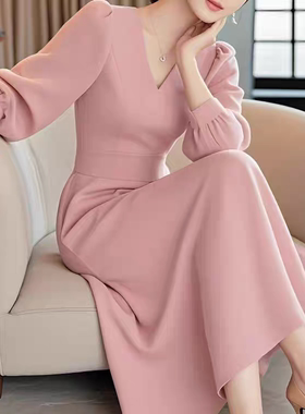 2025年春季法式高级感超好看温柔轻熟风气质收腰连衣裙