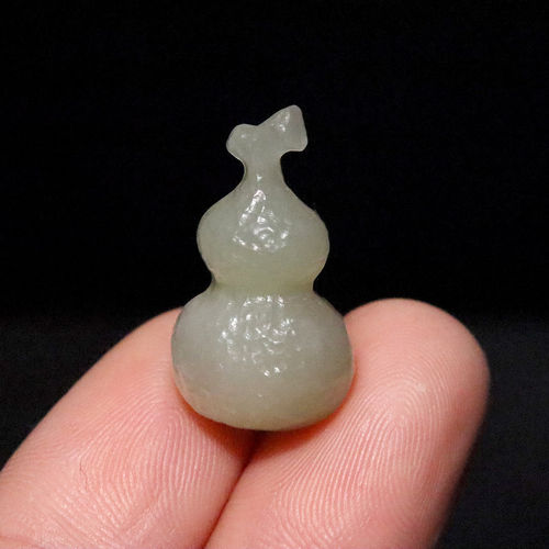 天然和田玉陨石纹葫芦吊坠