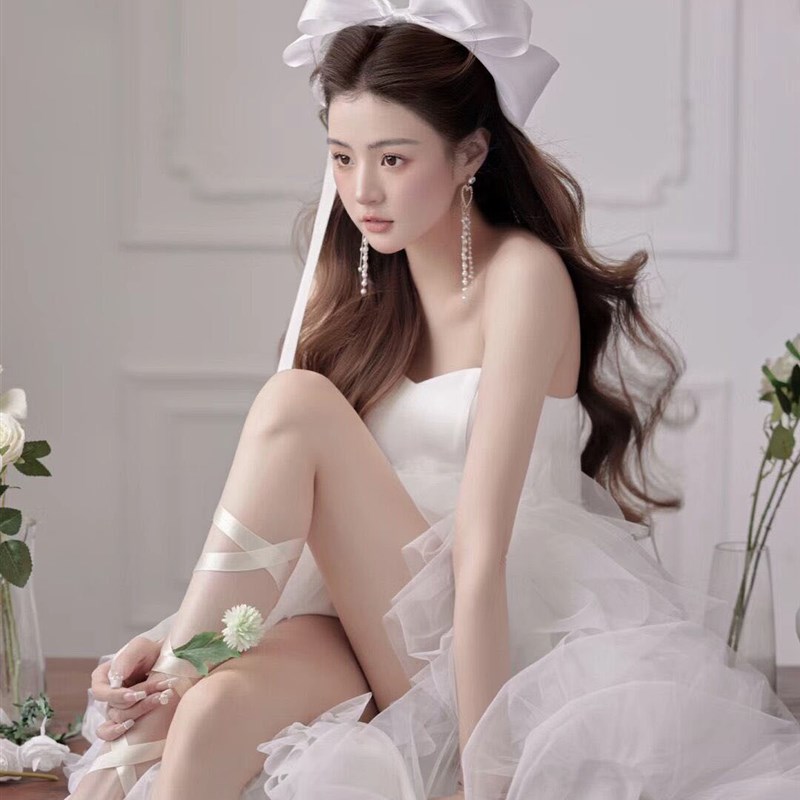 新款影楼拍照主题服装室内清冷感少女写真礼服艺术照前短后长婚纱