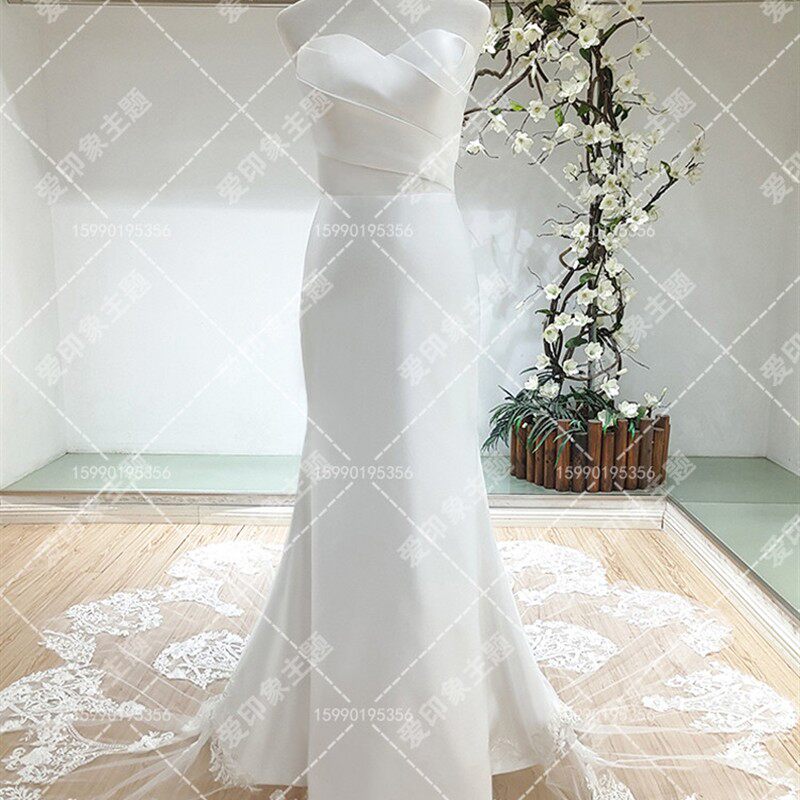 新款影楼室内复古主题新中式婚纱摄影写真拍照工笔画蕾丝美背礼服
