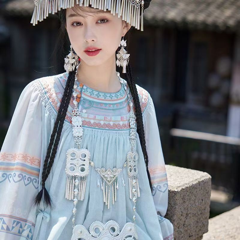 少数民族彝族苗族衣服改良长衫齐腰服装褶裙马面套装国风日常可穿图片