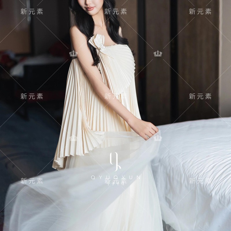 2025新款晨袍女新娘高级感订婚轻婚纱绝美领证登记拍照晚礼服裙