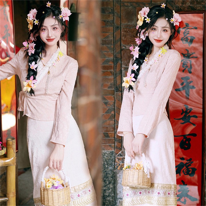 新款小娘惹簪花旅拍服女西双版纳少数民族刺绣服装清新写真摄影服