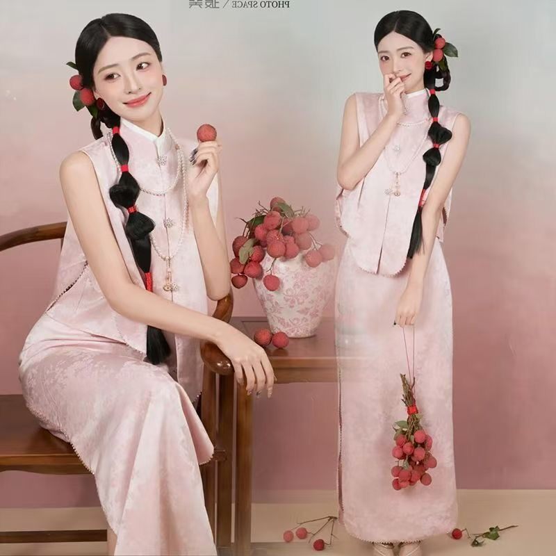 影楼新款晨袍女新娘高级感订婚轻婚纱绝美领证登记拍照晚礼服裙