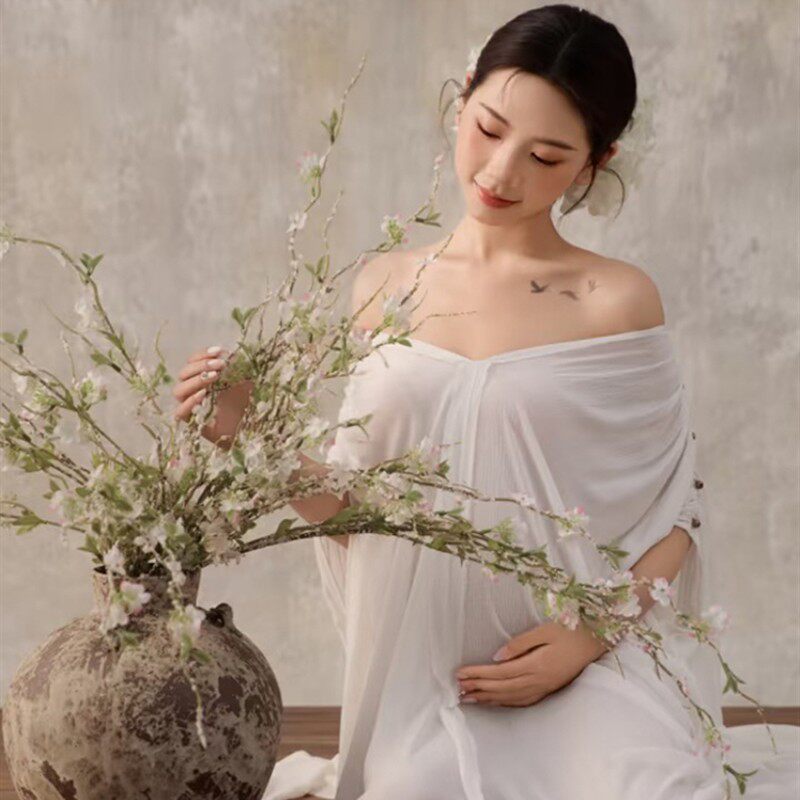 摄影工作室新的孕妇摄影服装高端时尚简单的怀孕妈妈艺术摄影摄影