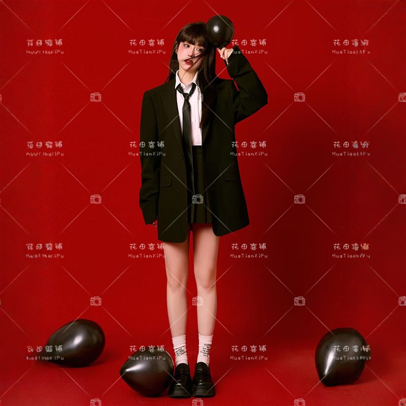 照相馆新款韩系红色氛围感甜酷少女JK学院风肖像照黑色西装摄影服