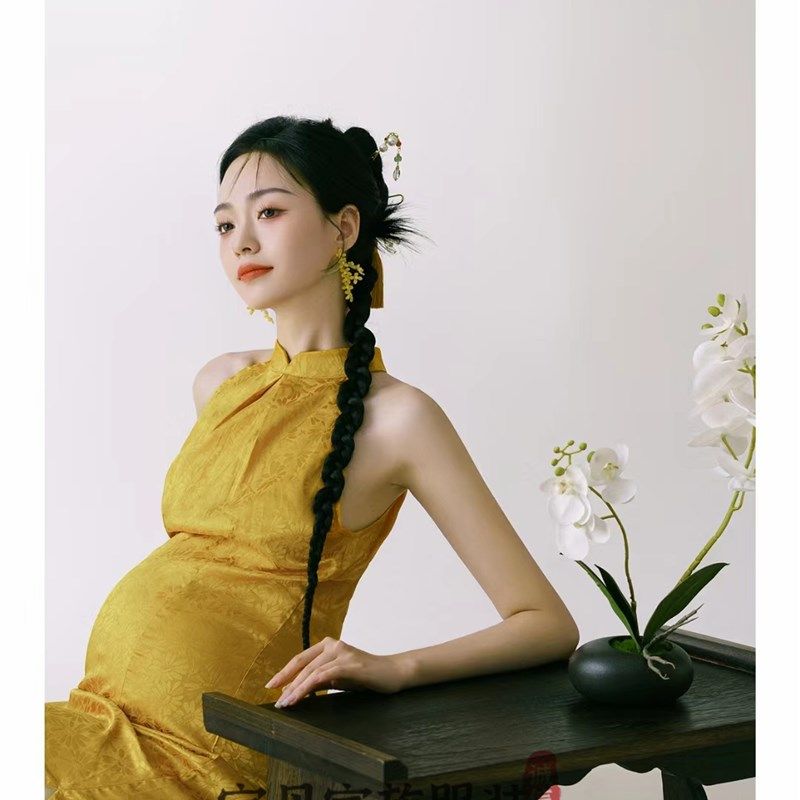 新中式晨袍旗袍中国风黄色无袖复古改良连衣裙影楼孕妇气质摄影服