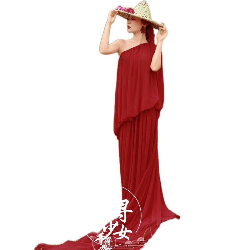 新款照相馆新中式主题红色国风晨袍礼服写真田地氛围感艺术照摄影