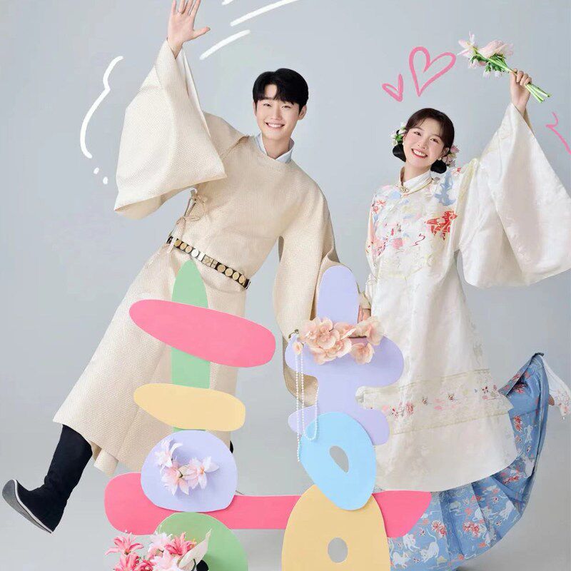 新款照相馆中式拍照主题服装情侣写真复古宋代婚纱古装礼服明制汉