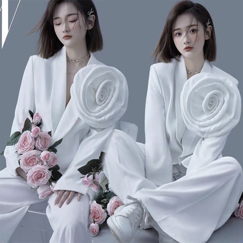 影楼新款韩系杂志氛围感个人影楼拍照服装摄影服饰西服装写真闺蜜