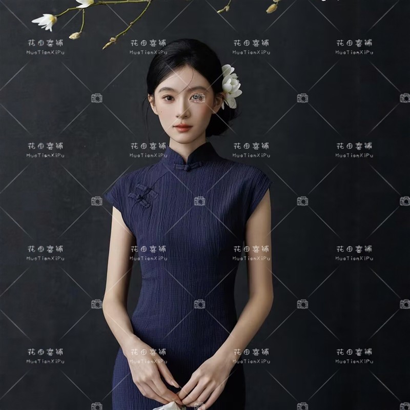新款影楼清冷感氛围感新中式蓝色旗袍个人肖像写真艺术照摄影服装