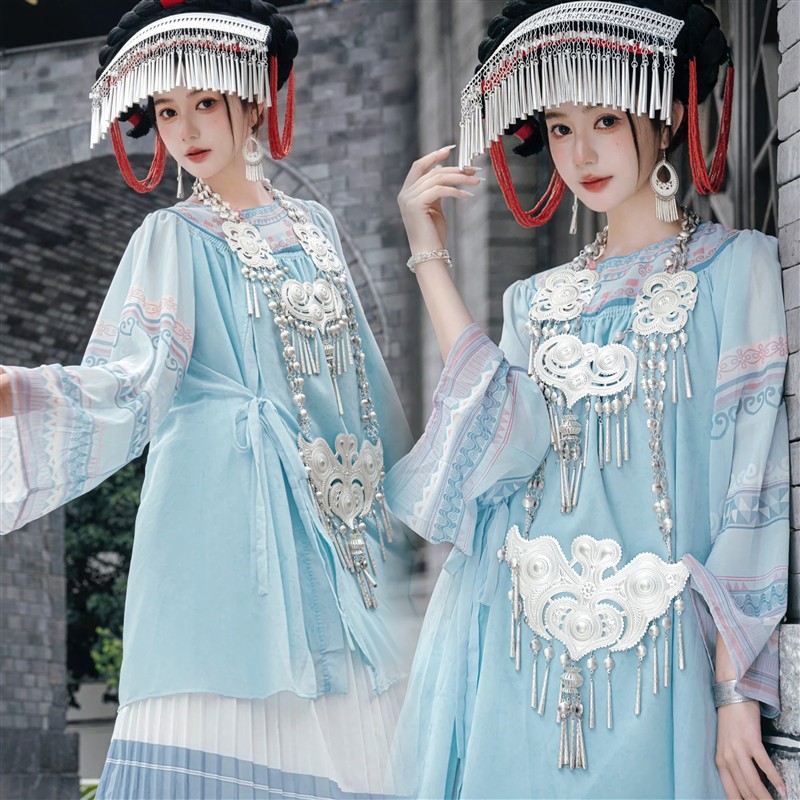 新款苗疆少女蓝色彝族少数民族风服饰云南服装女影楼夏季旅拍服装