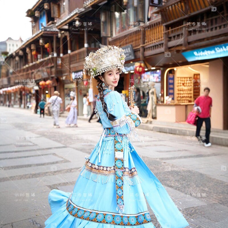 新款改良阿卯苗族服装女重工套装民族风舞台演出云南贵州旅拍写真