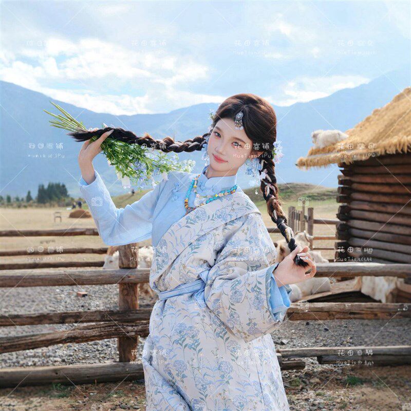 藏族服装女云南少女旅拍丽江爆款藏袍新款西藏服清新民族写真摄影