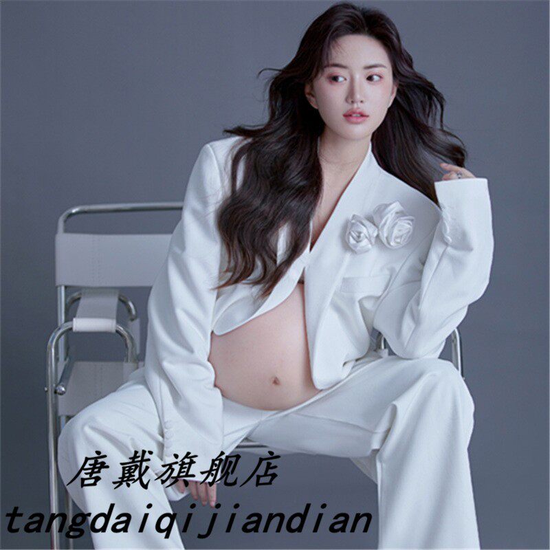 2026影楼新品孕期孕妇拍照服装个性时尚妈咪西装艺术主题写真西服