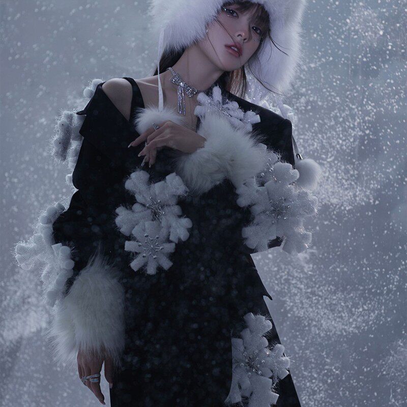 2022新款照相馆秋冬耶诞节写真主题时尚西装女孩雪花艺术照摄影服