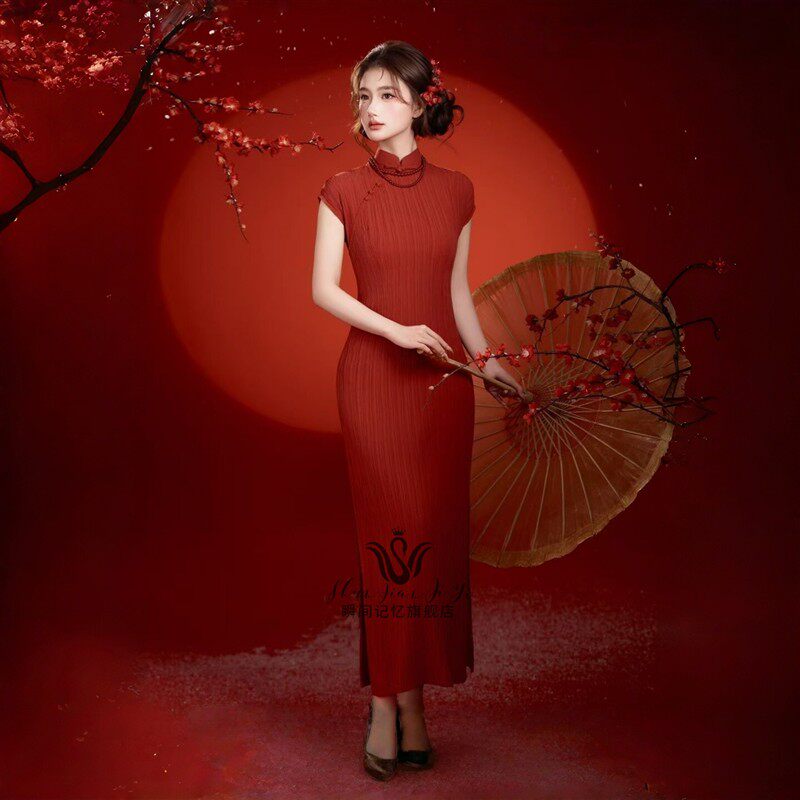 新款影楼新年主题新中式红色旗袍女复古高级感氛围感肖像写真服装