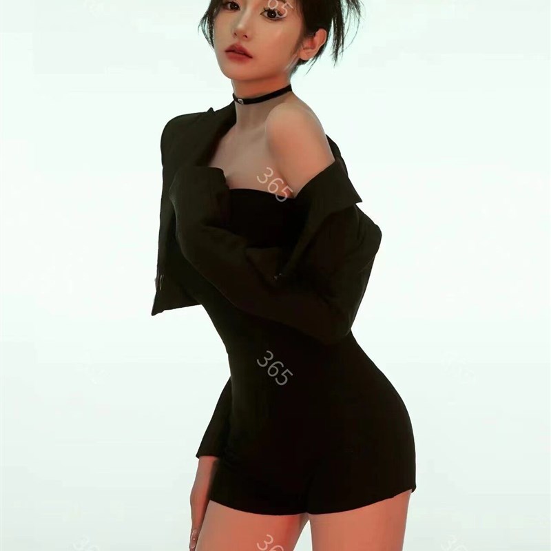 影楼拍照气质形象高级感西服时尚杂志性感纯欲风写真艺术照服装