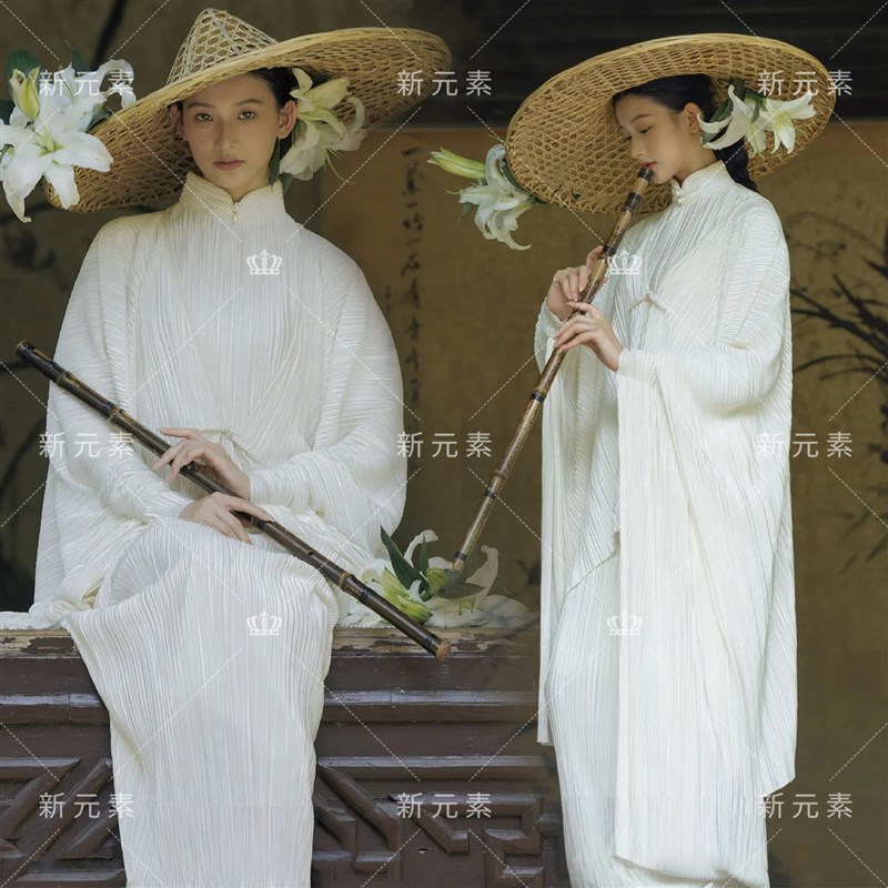 照相馆早春新款拍照中式国风立领长袍女白色禅意清冷感写真摄影服
