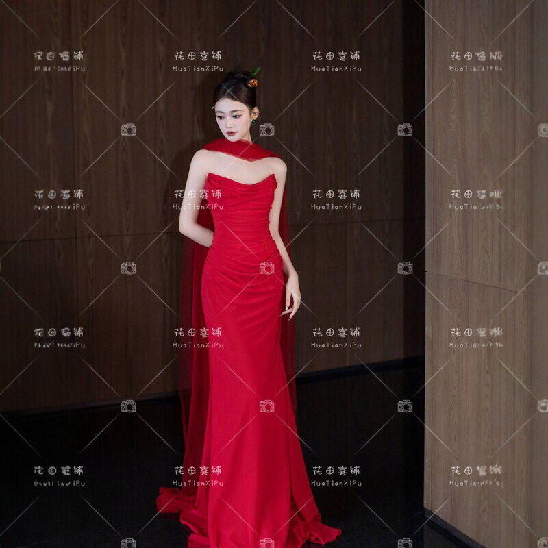 法式简约抹胸红色晨袍新娘女结婚订婚高级感出门纱高端轻奢敬酒服