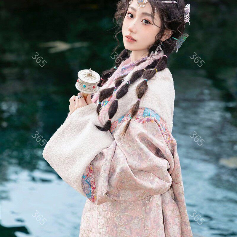 新款藏服时尚款羊绒小清新少女藏袍大理西双版纳旅拍写真摄影套装