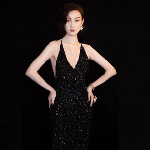 倪妮同款黑色晚礼服高级感挂脖露背亮片主持人长裙年会性感小众款