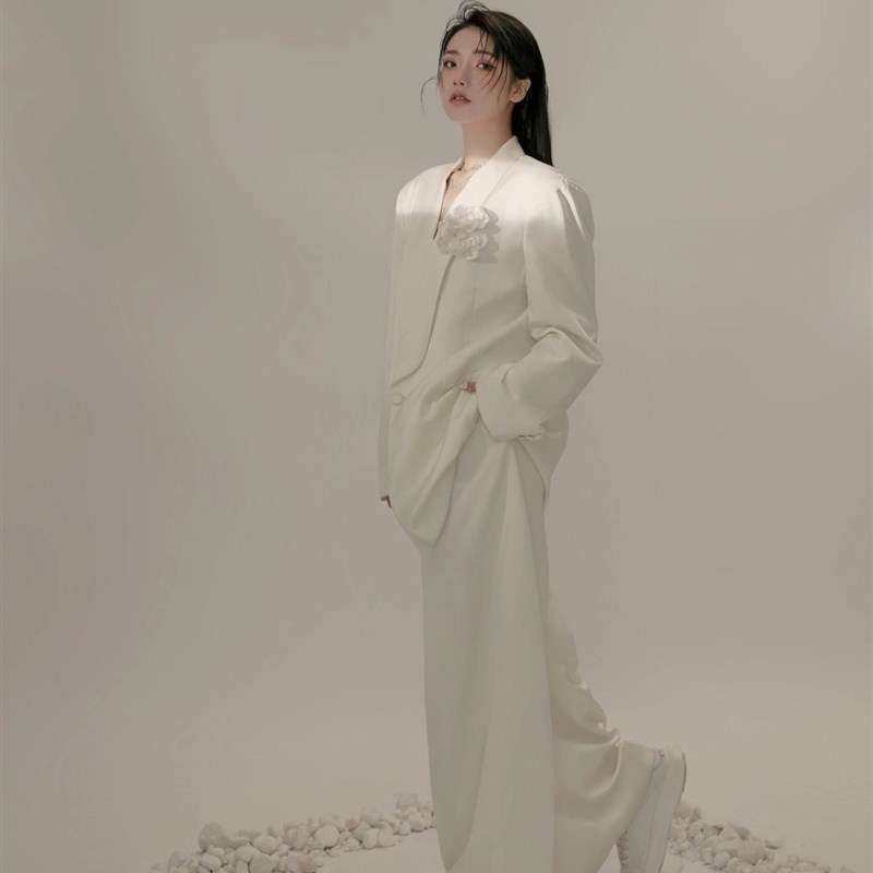 2025影楼新款闺蜜主题摄影服装个性时尚潮拍西装姐妹写真拍照西服