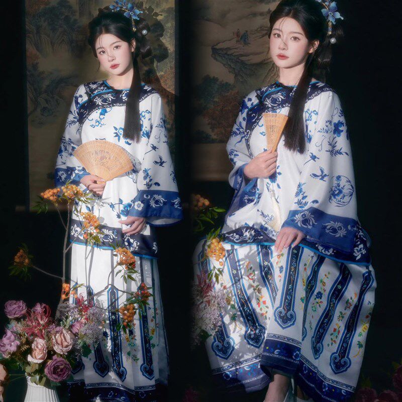 照相馆新中式国风清汉女改良汉服青花瓷格格服马面裙套装旅拍摄影