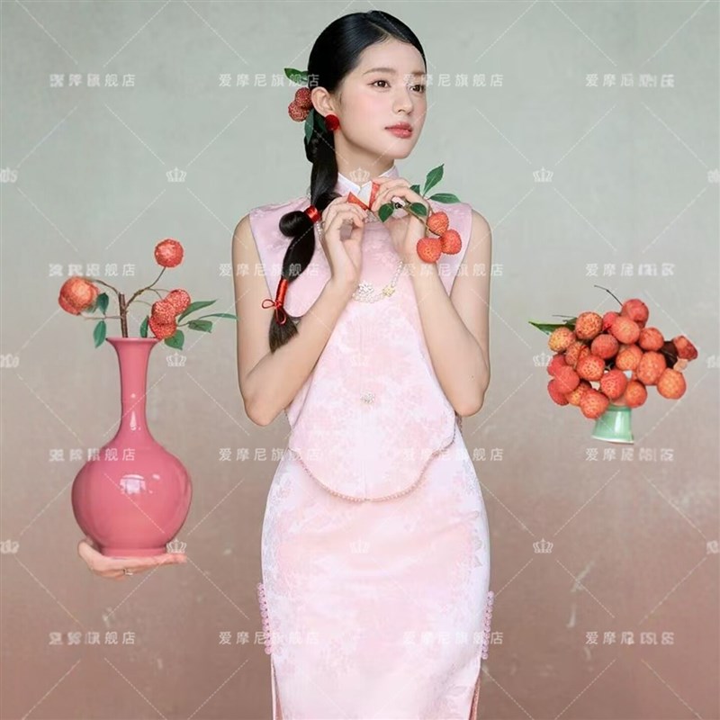 新中式国风晨袍新娘小众订婚礼服气质敬酒服高级感粉色改良旗袍