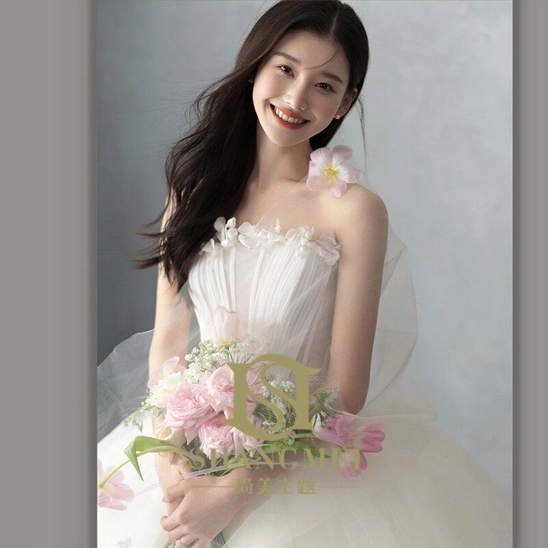 影楼肖像甜美抹胸花朵简约A摆蓬蓬纱婚纱照主题摄影白纱礼服馆