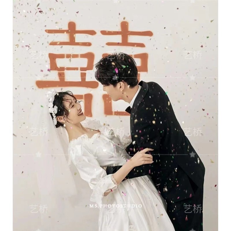 新款影楼主题80年代复古婚纱少女写真服喜嫁港风怀旧拍照摄影礼服