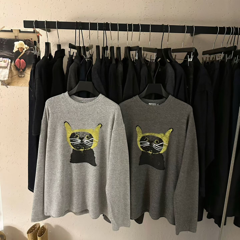 UNCLE BE-冬上新黄色帽子小猫印花休闲长袖T恤SY7983