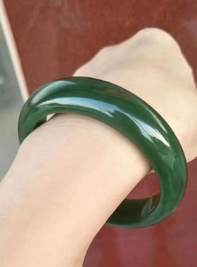 店主强烈推荐和田碧玉平安手镯色泽艳丽细腻油润性价比超高老坑料