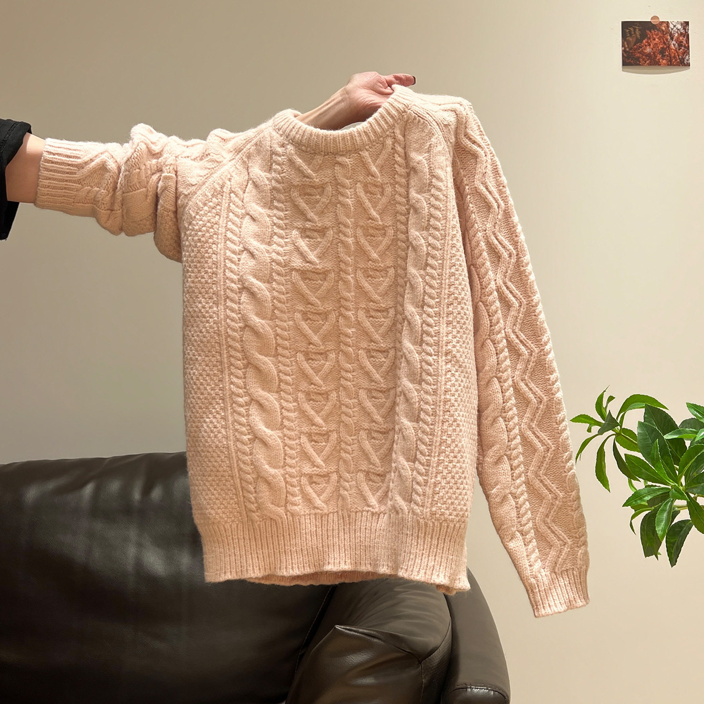 韩系温柔风粉色麻花圆领厚款毛衣女2025冬季宽松内搭打底针织上衣